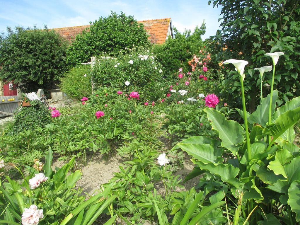 Bed and Breakfast Les Sources Poilley  Екстер'єр фото