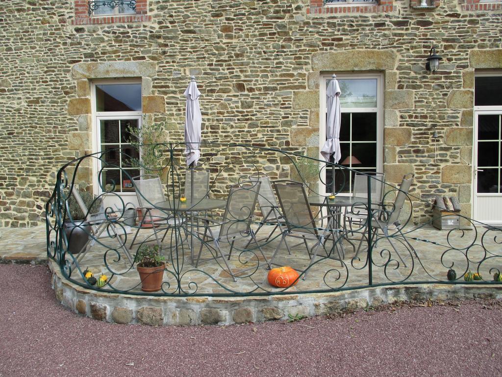 Bed and Breakfast Les Sources Poilley  Екстер'єр фото